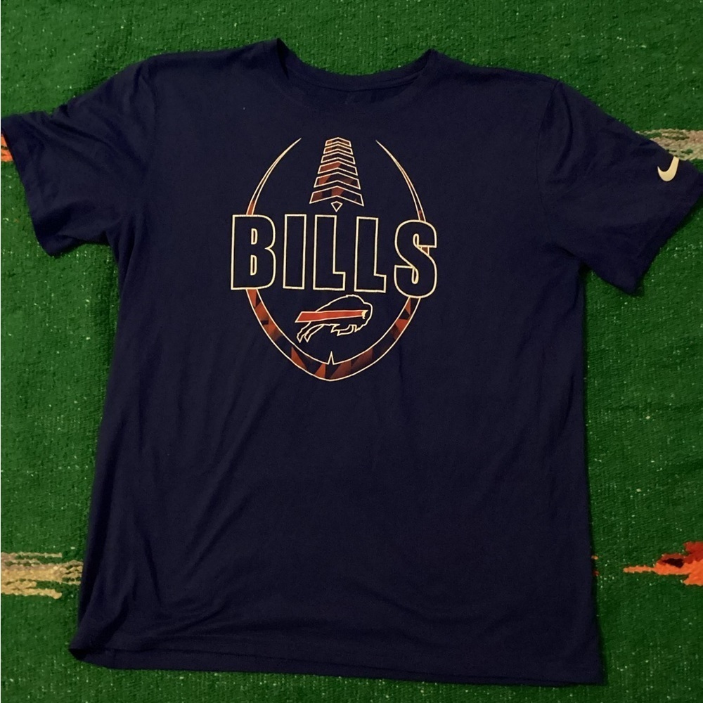 Nike Men's Dri-Fit Buffalo Bills t shirt -SZ L
Pit to pit 20”
Length 26”